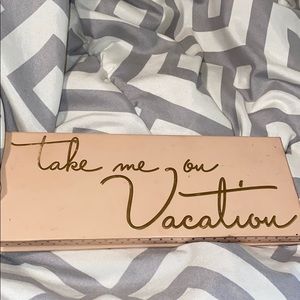 Kylie Jenner- Take Me On Vacation Eyeshadow Pallet